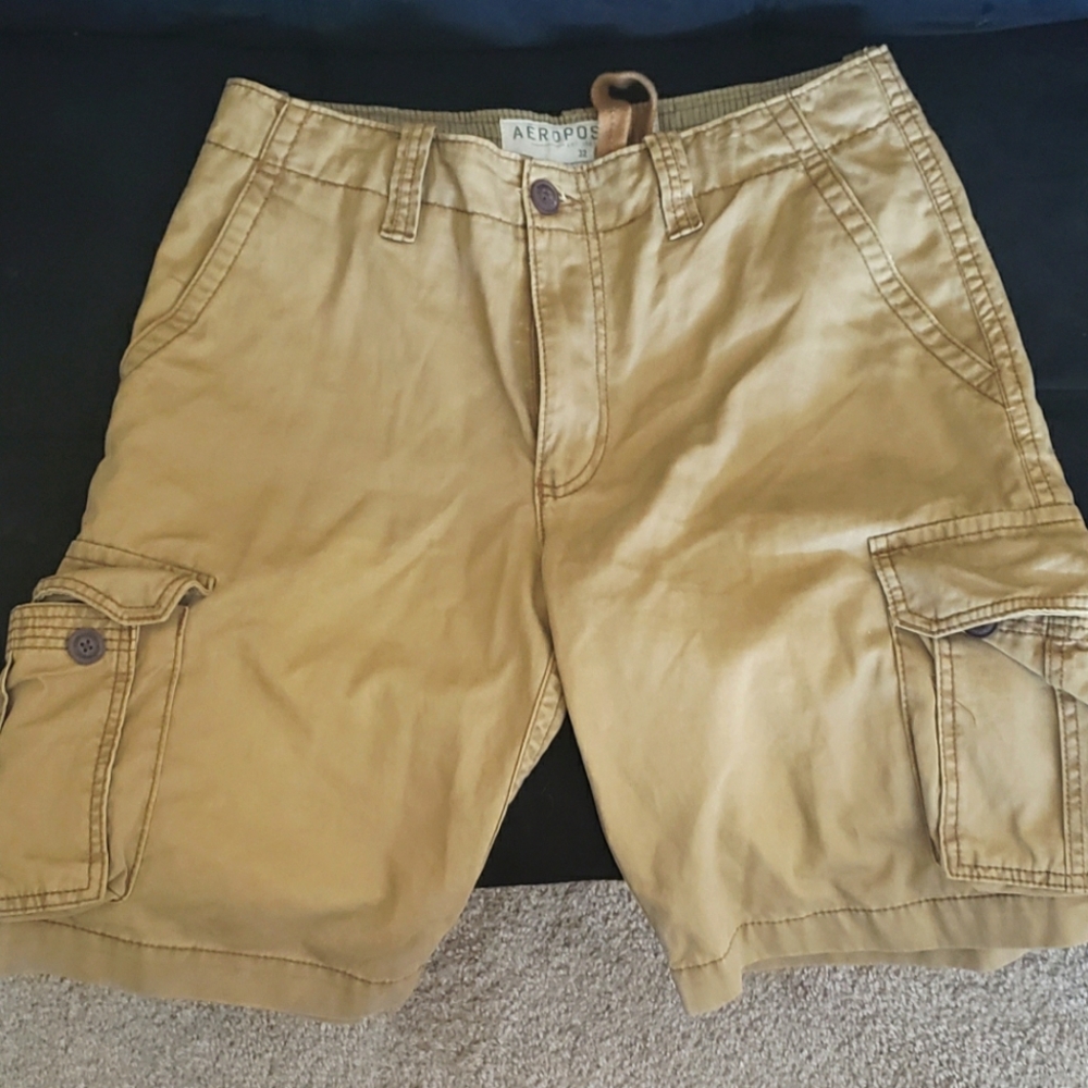 Mens Aeropostle Camo Pattern Cargo ShortsSize-32 Color - Tan